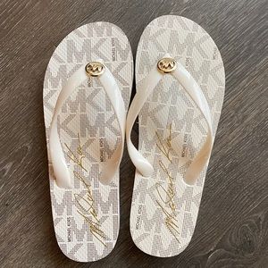 NWOT Micheal Kors Fashion Flip Flops